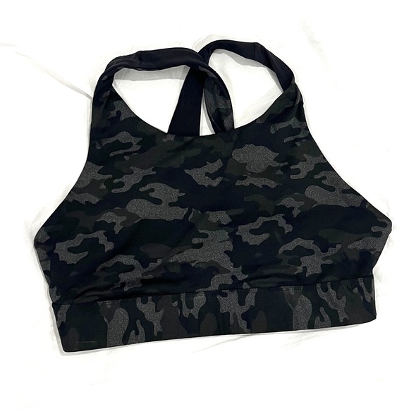 Fabletics Medium Impact Sports Bra in Black/Gray Camo Print, Size S - Picture 1 of 3